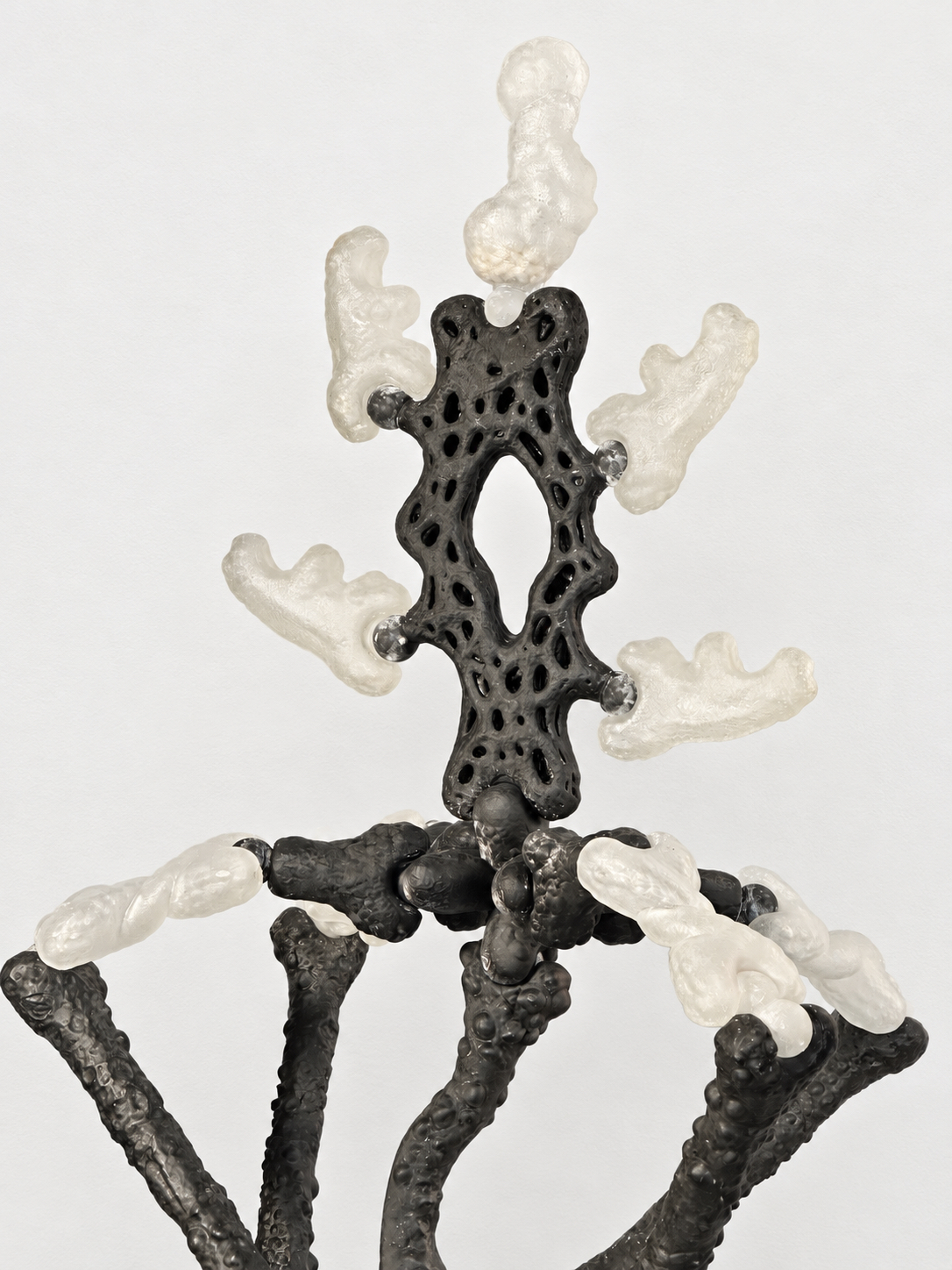 Structure No. 127, frontal detail of the upper structure